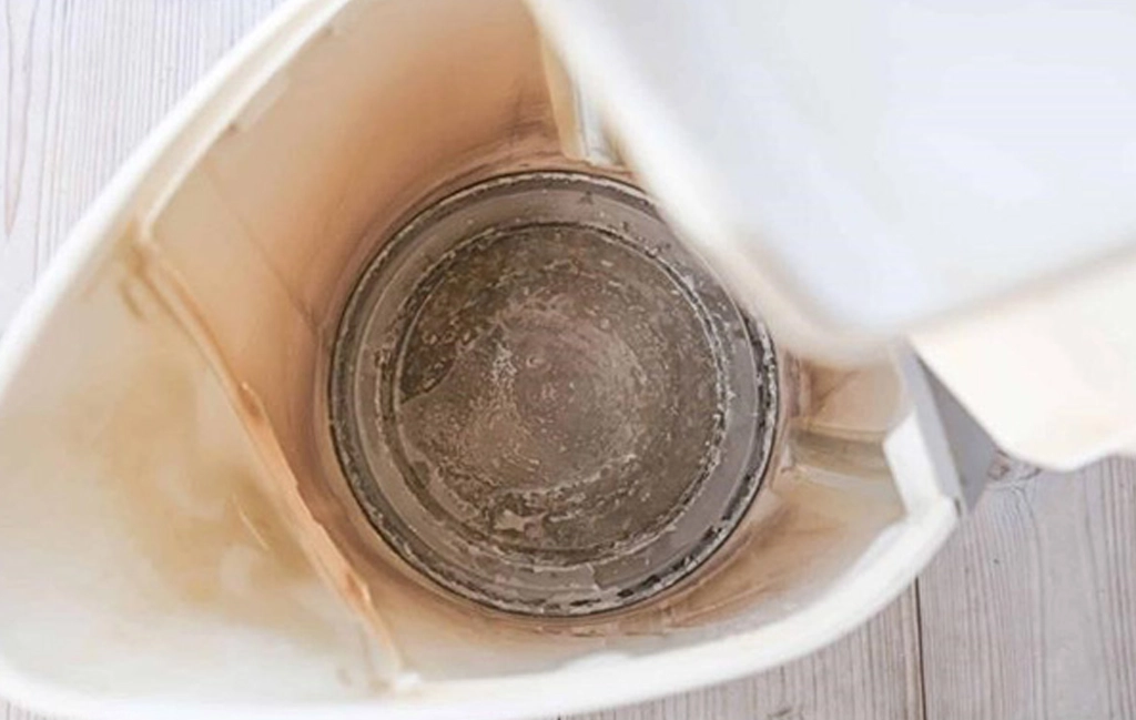 از بین بردن رسوبات با جرم گیر مخصوص کتری برقی