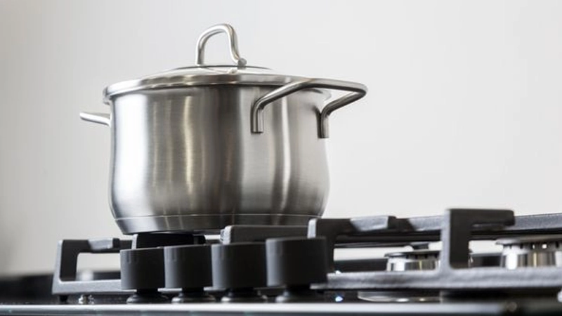جلوگیری از سیاه شدن قابلمه روی اجاق گاز